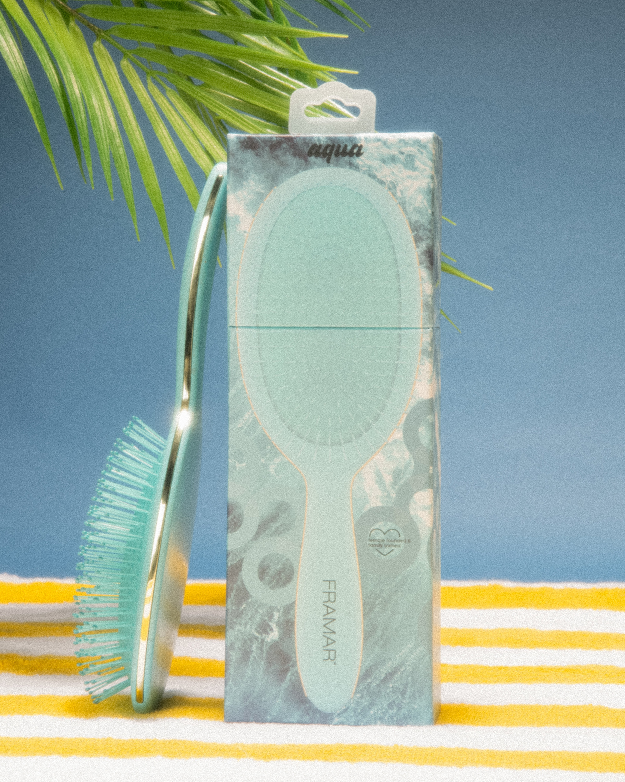 Framar HAIR BRUSHES: Baecation Detangling Brush - Aqua