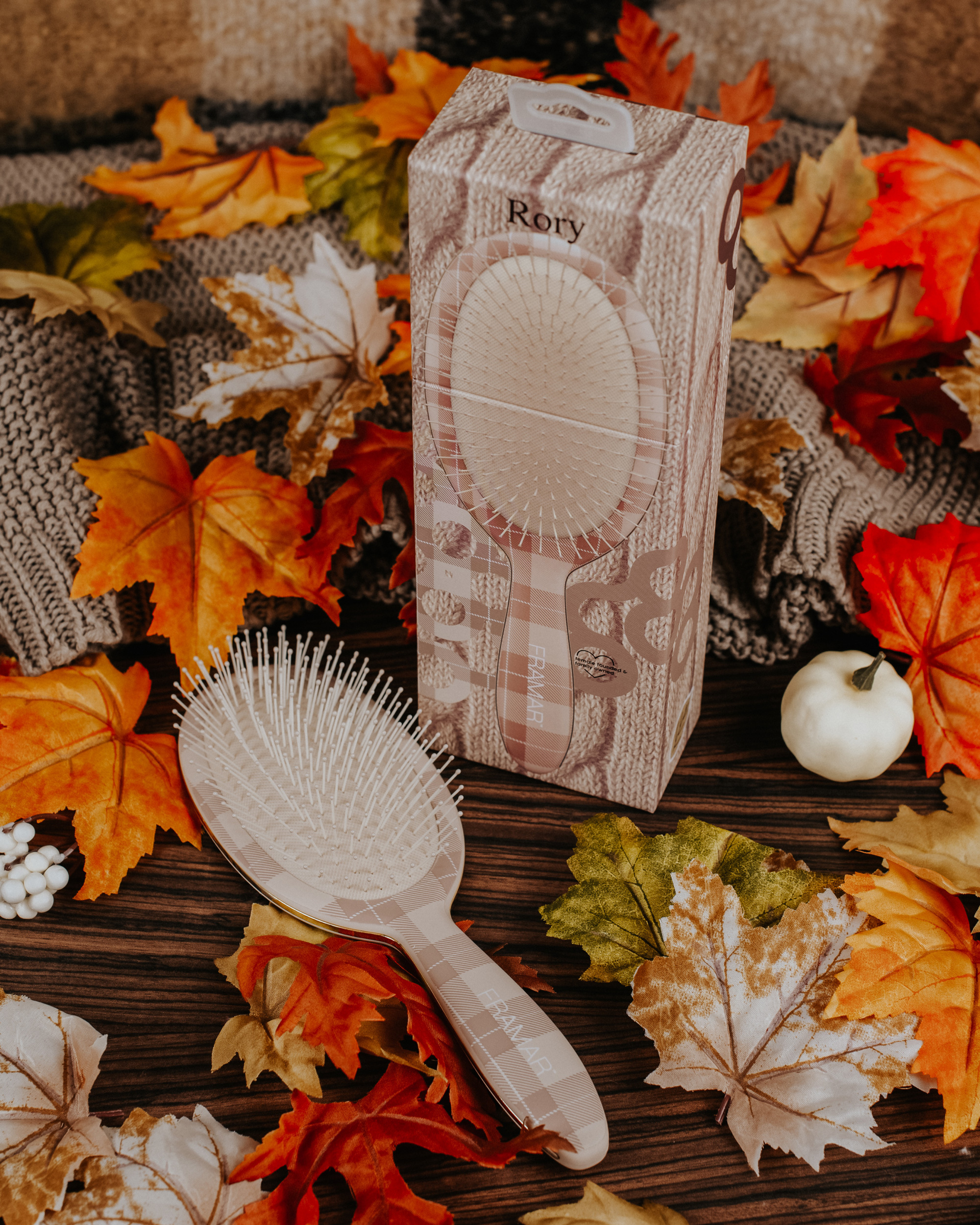 Framar Holiday with Framar: Plaid Hair Day Detangling Brush - Rory